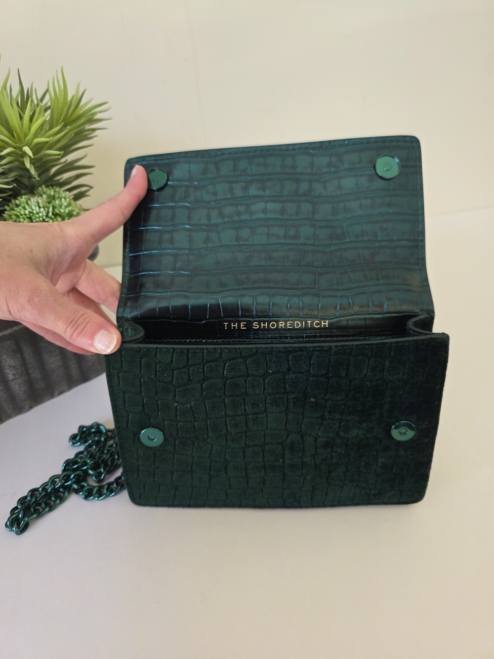 Kurt Geiger Shoreditch Small Emerald Green Velvet Crossbody Bag Mirror - Picture 8 of 15
